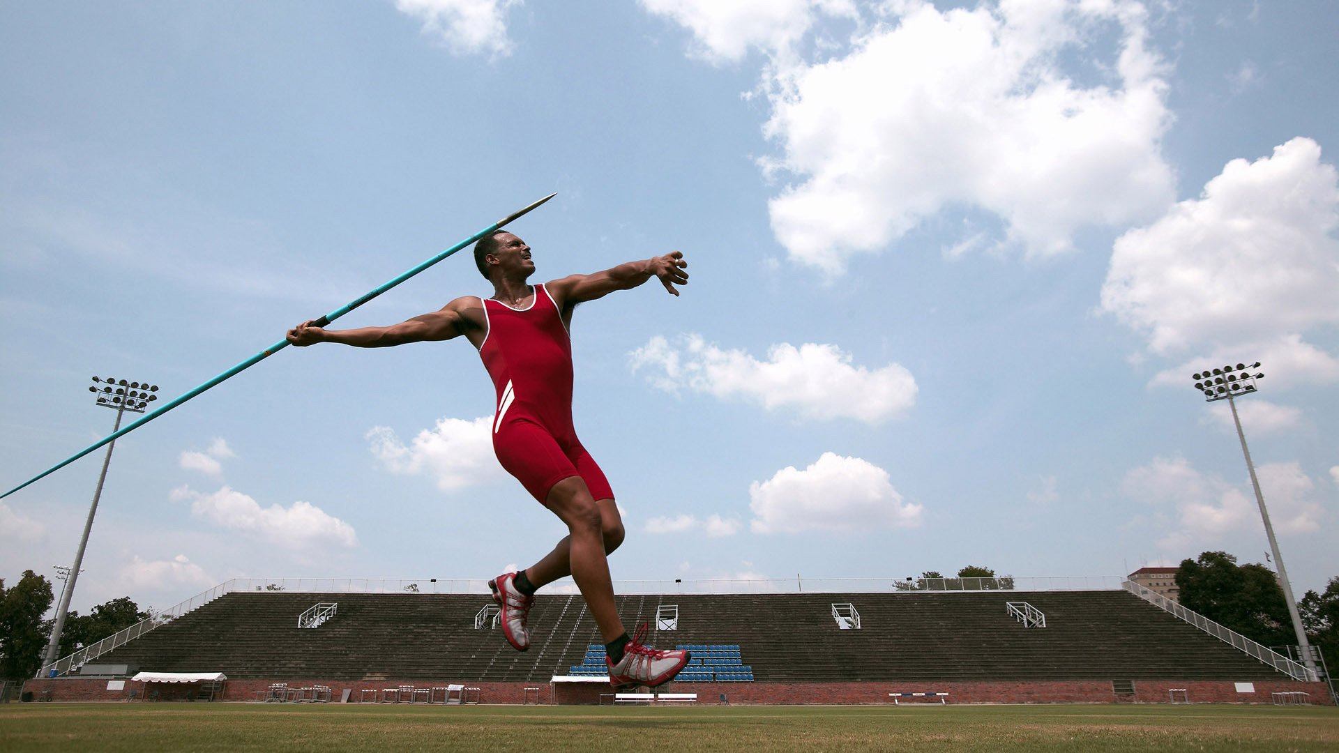 全国青少年轮滑自由式赛场上精彩纷呈，第五届全国自由式轮滑锦标赛